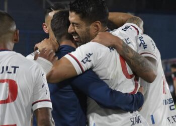 ناسيونال يتوج بلقب الدوري الأوروغوياني