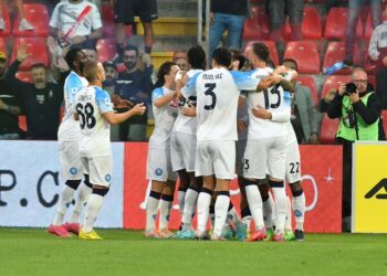 الدوري الإيطالي: نابولي يهزم كريمونيزي ويحلق في الصدارة