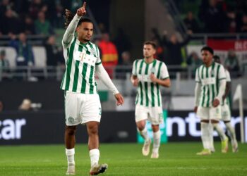 سامي مايي يتألق في الدوري الأوروبي