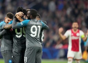 نابولي يُمطر شباك أياكس وليفربول ينعش آماله في دوري الأبطال عبر رينجرز