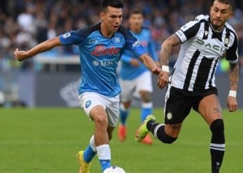 نابولي يسقط أودينيزي ويبتعد بصدارة الدوري الإيطالي