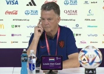 فان غال: قادرون على الفوز بكأس العالم