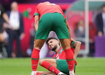 نصير مزاروي يغادر مباراة المغرب وكرواتيا