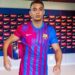 قيس رويز يحمل قميص المنتخب المغربي