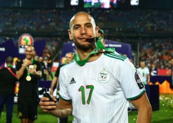 نجم المنتخب الجزائري: سأشجع الاسود ونتمنى الخير لوليد الركراكي