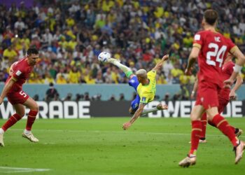 المنتخب البرازيلي يفتتح مشاركته في المونديال بانتصار على صربيا