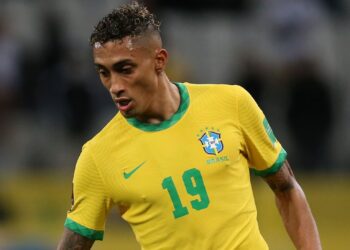 رافينيا: كأس العالم فرصة لتوحيد الشعب البرازيلي