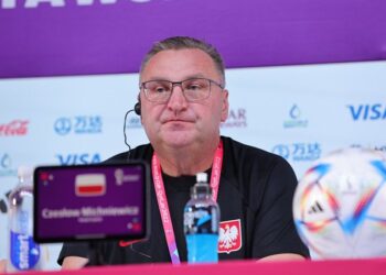 الاتحاد البولندي ينهي خدمات مدرب المنتخب