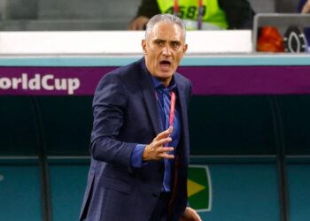 تيتي يستقيل من تدريب البرازيل بعد الاقصاء من كأس العالم