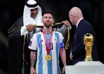 ميسي يتفق مبدئيا على تمديد عقده مع باريس سان جيرمان