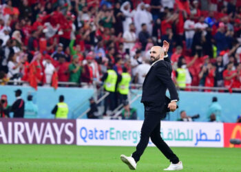 الصحافة الفرنسية تصف وليد الركراكي بالمقاتل والقائد الطبيعي
