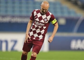 إنييستا يلعب موسمه الأخير في الدوري الياباني