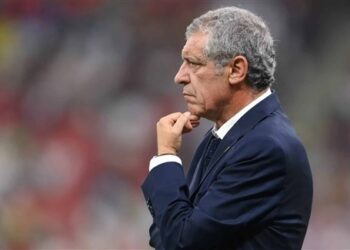 فرناندو سانتوس يقترب من تدريب بولندا