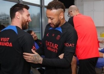 ميسي ونيمار يغيبان عن لقاء شاتورو