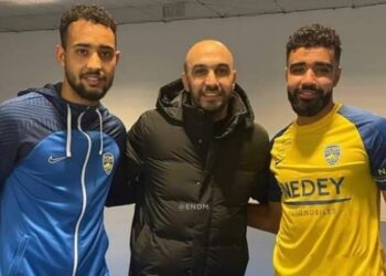 وليد الركراكي يلتقي بمدافعي نادي سوشو الفرنسي