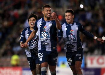 باتشوكا يتصدر الدوري المكسيكي بالفوز على نيكاكسا