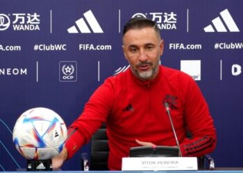 مدرب فلامنغو يعترف بقوة الهلال السعودي