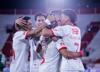 هوراكان يتصدر الدوري الأرجنتيني