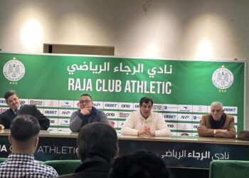 منخرطو الرجاء ينتفضون بخصوص قرار الجامعة والغياب عن السوبر ليغ