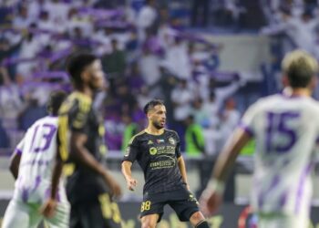 الشارقة يتوج بلقب كأس السوبر الإماراتي على حساب العين