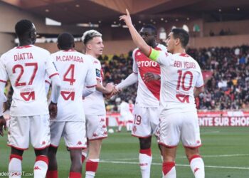 موناكو يصدم سان جيرمان بثلاثية في الدوري الفرنسي