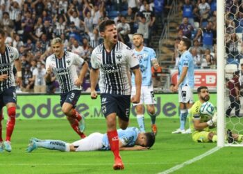 مونتيري يتصدر الدوري المكسيكي بالفوز على كويريتارو