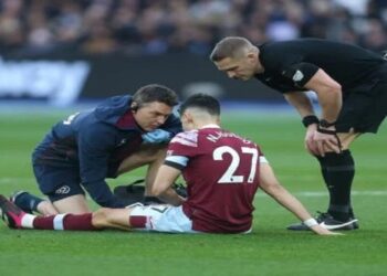 رغم مغادرته الملعب مصابا .. نايف أكرد أفضل لاعب في مباراة ويستهام وتشيلسي