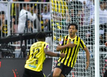 الاتحاد يهزم النصر ويرتقي لصدارة الدوري السعودي
