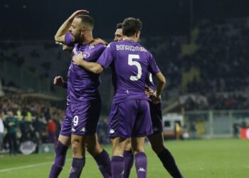 دوري المؤتمر الأوروبي: فيورنتينا يتأهل لدور الربع