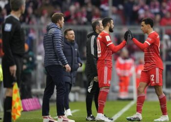 بايرن ميونيخ الألماني يرحب بعودة نصير مزراوي الى الملاعب