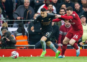 ليفربول يفرض تعادلاً قاتلاً على أرسنال ويسدي خدمة لسيتي