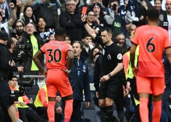 الاتحاد الإنجليزي يوجه اتهاماً لتوتنهام وبرايتون