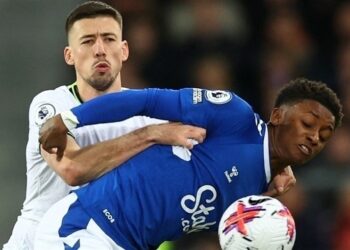 إيفرتون يفرض التعادل على توتنهام في الوقت القاتل