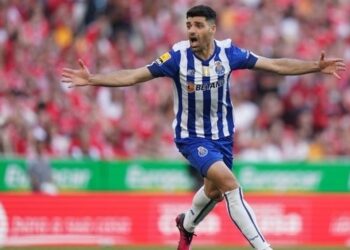 الدوري البرتغالي: بورتو يتغلب على بنفيكا المتصدر ويشدد عليه الخناق