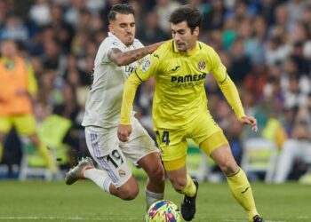 فياريال يفوز على مضيفه ريال مدريد ويعبد الطريق أمام برشلونة للفوز بلقب الليغا