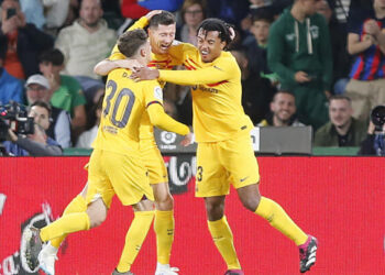برشلونة يقسو على مضيفه إلتشي ويقترب خطوة أخرى نحو لقب الليغا