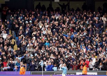 مانشستر سيتي يدين سلوك جماهيره خلال مواجهة ليفربول