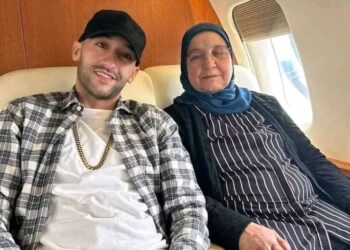 حكيم زياش:”الوالدة ديالي بحالها بحال أي أم مغربية ديما كطلب مني نتزوج”