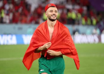 سايس يشيد بالركراكي:” عليه البقاء على رأس العارضة الفنية للمنتخب”
