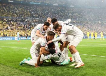 تولوز يكتسح نانت ويتوج بلقب كأس فرنسا