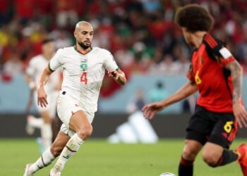 سفيان أمرابط يقرر مغادرة فيرونتينا الإيطالي في الصيف المقبل