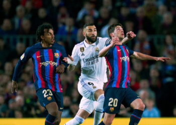قبل “الكلاسيكو”.. برشلونة عينه على الرقم 101