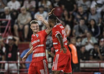 ريفر بليت يعزز صدارته للدوري الأرجنتيني بفوزه على هوراكان