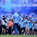 السيتي يحتفل بتتويجه بقلب الدوري الإنجليزي بالفوز على تشيلسي