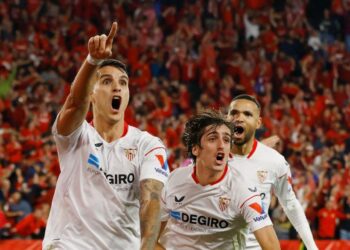 إشبيلية يتجاوز يوفنتوس بصعوبة ويضرب موعداً مع روما في نهائي الدوري الأوروبي