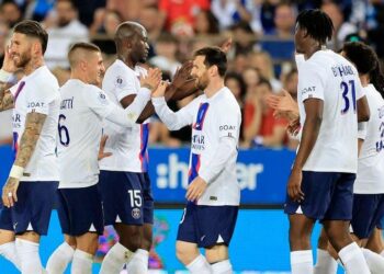 أشرف حكيمي بطلا للدوري الفرنسي رفقة باريس سان جيرمان