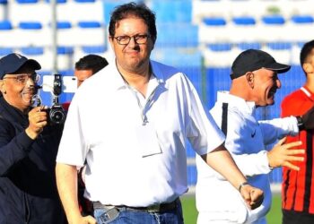 هشام أيت منا يُواصل استفزاز الرجاء