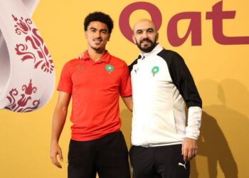 وليد الركراكي يدافع عن زكرياء أبو خلال بعد الحملة المسعورة