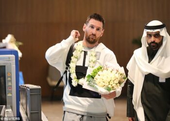 ميسي سيلعب بالسعودية الموسم القادم