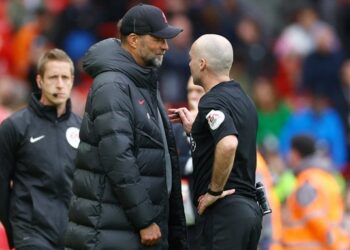 لجنة الحكام بالدوري الإنجليزي تدافع عن بول تيرني